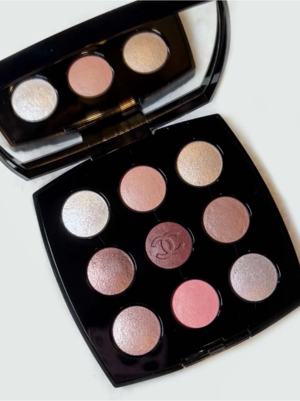 CHANEL Les 9 Ombres Eyeshadow Palette 9 Colors Makeup